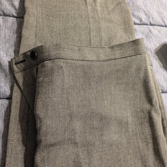 LOWEST PRICE!! BUY TODAY! ~Women's Bundle of two pants. - Picture 7 of 7